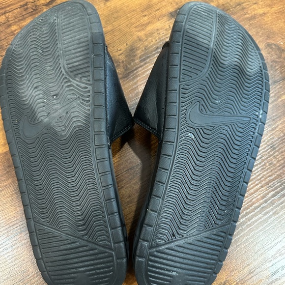 Nike Slides Men’s sz 8 Like new - Picture 4 of 4